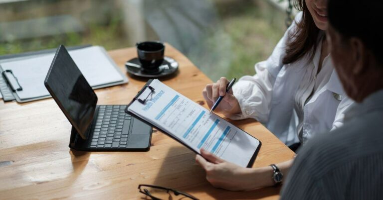 Courtier en Assurance : Avantages et Inconvénients